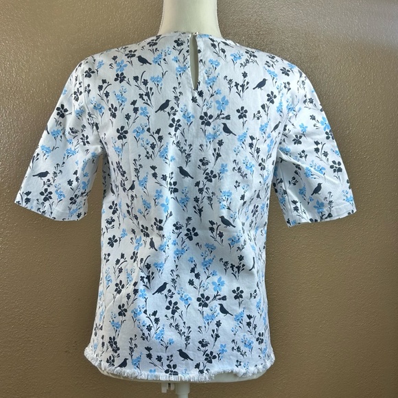 EUC Draper James Floral Bird Cotton Denim Top | crew neck with keyhole - button - Picture 5 of 7